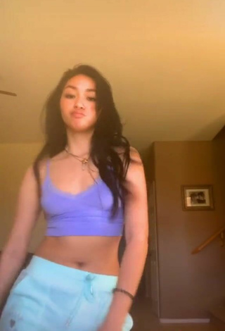 5. Sexy Kailey Amora Shows Cleavage in Blue Crop Top