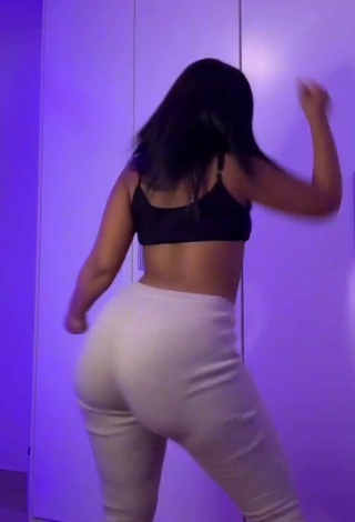 5. Beautiful Lluvia Faye Shows Big Butt