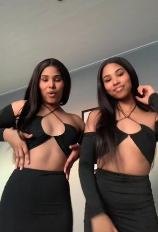 5. Hot Lauren and Lara Shows Cleavage in Black Crop Top