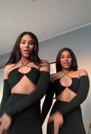 3. Sexy Lauren and Lara Shows Cleavage in Black Crop Top