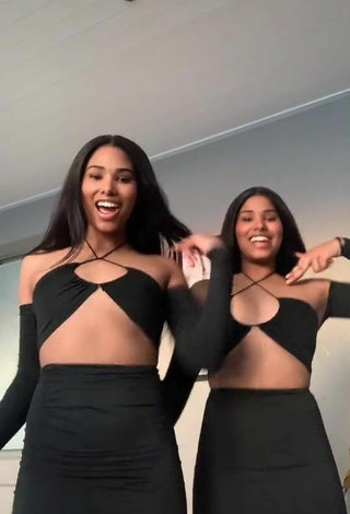 4. Sexy Lauren and Lara Shows Cleavage in Black Crop Top