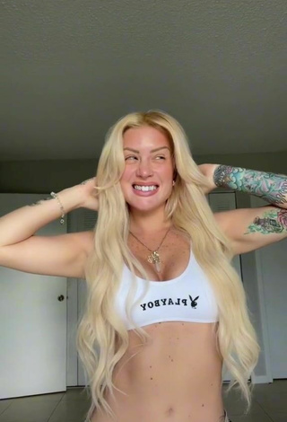 3. Sexy Leslieshawoficial Shows Cleavage in White Crop Top