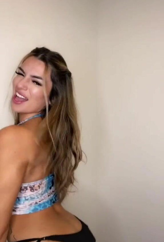 6. Luciana DelMar Shows Cleavage in Cute Crop Top and Bouncing Tits