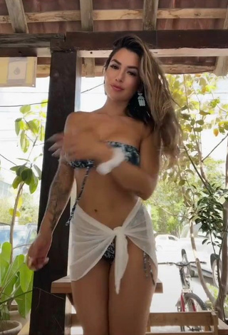 Hottest Luciana DelMar Shows Cleavage in Bikini
