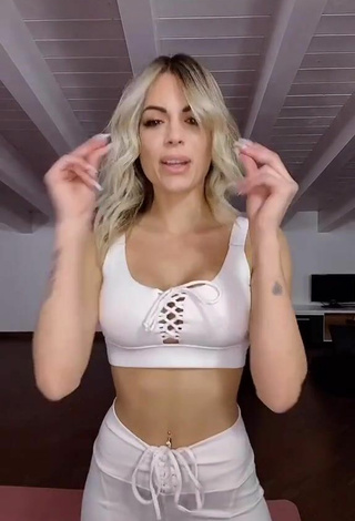2. Sexy Ludovica Pagani Shows Cleavage in White Crop Top