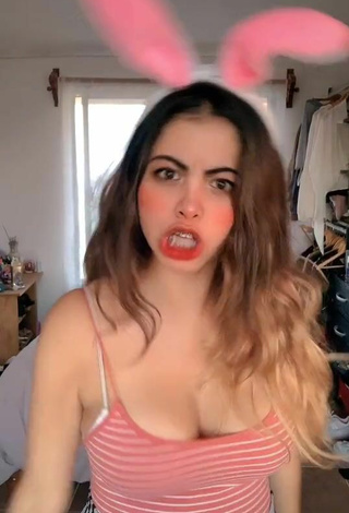 6. Matz Franco Demonstrates Adorable Cleavage and Bouncing Boobs