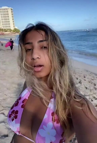 Sexy Milan Mathew Shows Cleavage in Bikini at the Beach