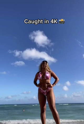 6. Sexy Milan Mathew Shows Cleavage in Bikini at the Beach