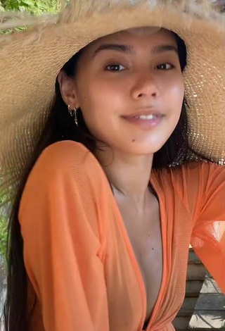 2. Hot Mai Lee Shows Cleavage in Orange Crop Top and Bouncing Tits