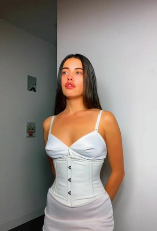 2. Hot Morgan Cohen Shows Cleavage in Corset
