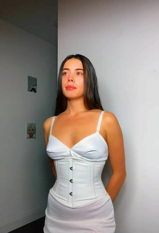 3. Hot Morgan Cohen Shows Cleavage in Corset