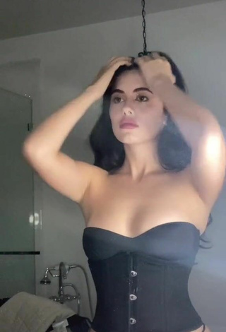 Sexy Morgan Cohen Shows Cleavage in Corset