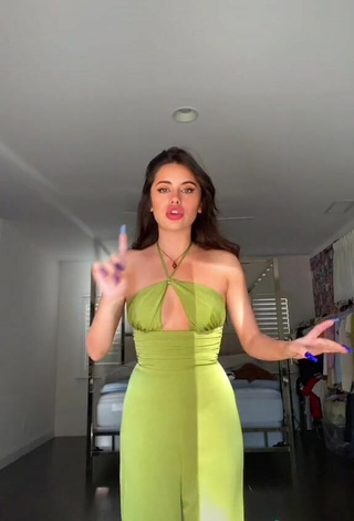 5. Sexy Morgan Cohen Shows Cleavage in Bodysuit