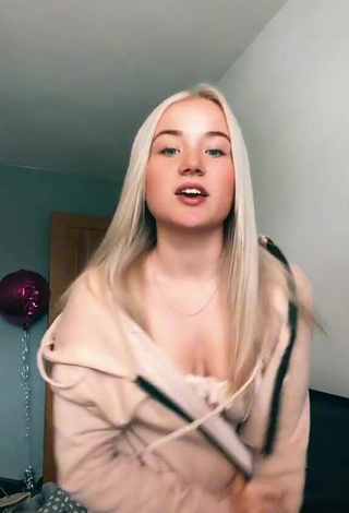 5. Sexy Nikita.pov Shows Cleavage in Beige Crop Top
