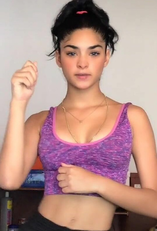 4. Breathtaking Paola del Castillo Shows Cleavage in Crop Top and Bouncing Boobs