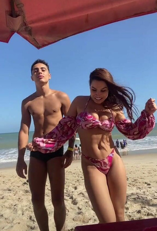 2. Sexy Raissa Barbosa Shows Butt at the Beach