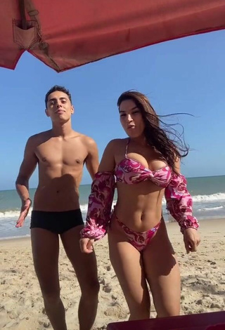 4. Sexy Raissa Barbosa Shows Butt at the Beach