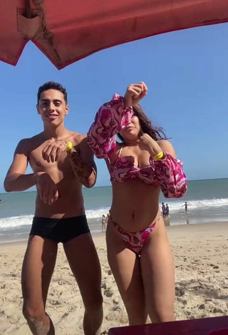 6. Sexy Raissa Barbosa Shows Butt at the Beach