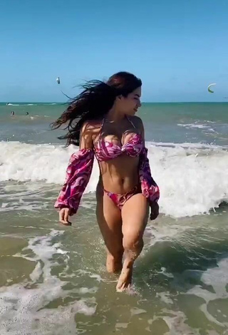 2. Hot Raissa Barbosa Shows Cleavage in Bikini in the Sea