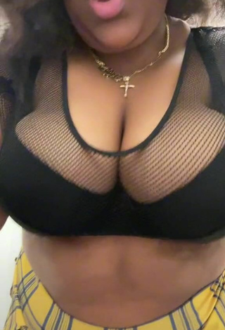 Sexy Rykky Dorsey Shows Cleavage in Black Crop Top