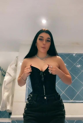 2. Sexy Sofia Crisafulli Shows Cleavage in Black Corset