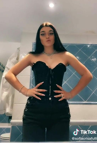 6. Sexy Sofia Crisafulli Shows Cleavage in Black Corset