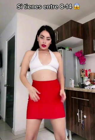 2. Hot Sara Marti Shows Cleavage in White Crop Top and Bouncing Tits