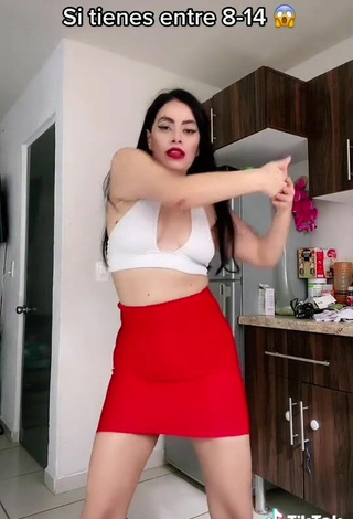 4. Hot Sara Marti Shows Cleavage in White Crop Top and Bouncing Tits