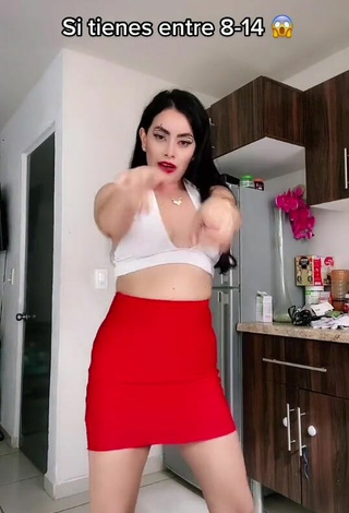 6. Hot Sara Marti Shows Cleavage in White Crop Top and Bouncing Tits