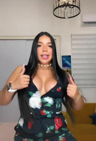 3. Cute Stephyy Shows Cleavage and Bouncing Boobs