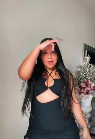 2. Sexy Stephyy Shows Cleavage in Black Dress