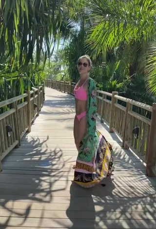 2. Sexy Verónica Montes in Pink Bikini