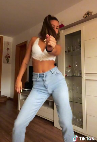 5. Sexy Alba López Shows Cleavage in White Bra