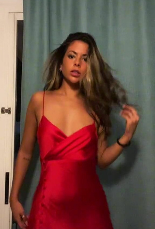 Sexy Alba López Shows Cleavage in Red Dress