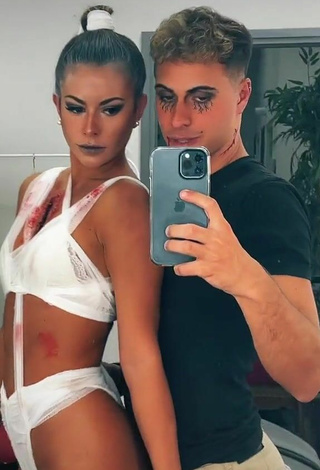 6. Sexy Alba López Shows Cleavage in White Bikini