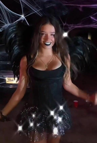 5. Sexy Alessia Traverso Ciuffardi Shows Cleavage in Black Dress