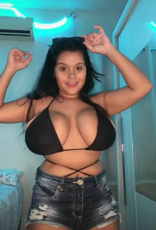 Allana Vasconcelos Demonstrates Sexy Cleavage and Bouncing Breasts