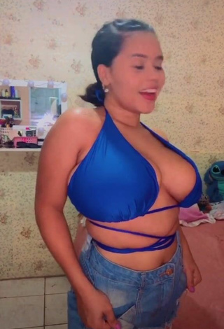 1. Sweetie Allana Vasconcelos Shows Cleavage in Blue Bikini Top