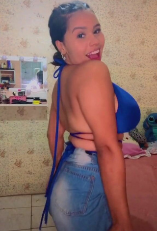 5. Sweetie Allana Vasconcelos Shows Cleavage in Blue Bikini Top