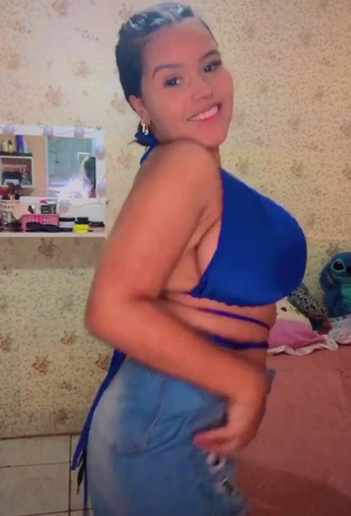 6. Sweetie Allana Vasconcelos Shows Cleavage in Blue Bikini Top