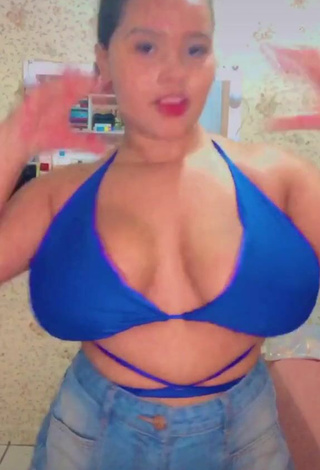 5. Cute Allana Vasconcelos Shows Cleavage in Blue Bikini Top and Bouncing Boobs