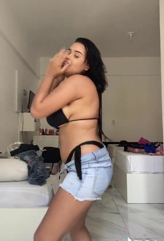 5. Hot Allana Vasconcelos Shows Cleavage in Black Mini Bikini and Bouncing Tits