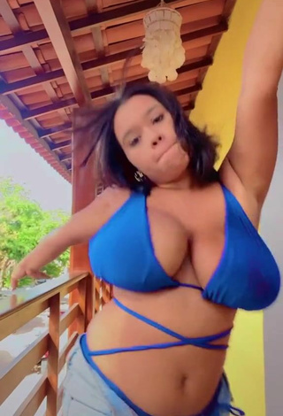 5. Hottie Allana Vasconcelos Shows Cleavage in Blue Bikini and Bouncing Tits