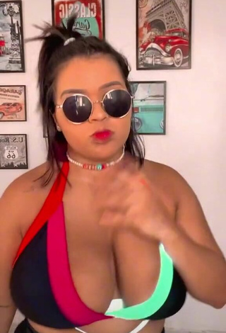 2. Sexy Allana Vasconcelos Shows Cleavage in Bikini Top and Bouncing Tits