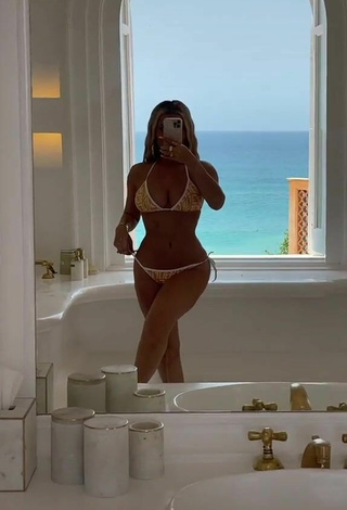 Sexy Amra Olevic Shows Cleavage in Bikini