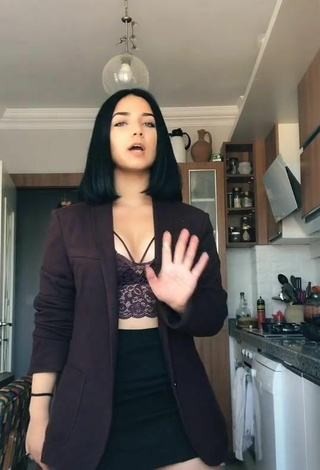 Sweetie Arya Akalın Shows Cleavage in Black Crop Top