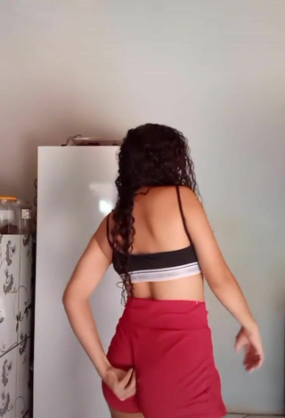 3. Sexy Ayla Vitória Shows Butt