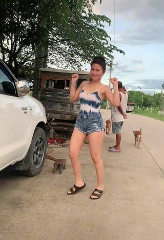 6. Sexy babyizza16 in Tank Top while doing Dance