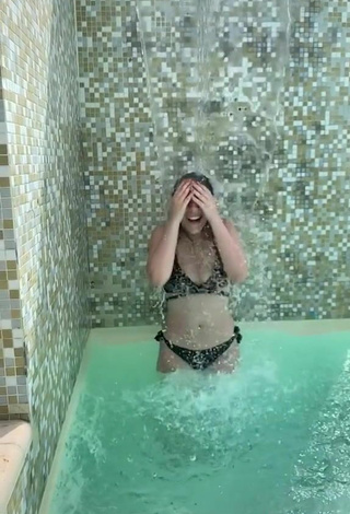 4. Amazing Beatrice Cossu Shows Cleavage in Hot Bikini at the Pool
