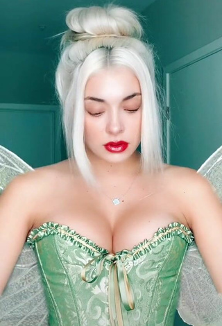 3. Sweetie Bella Martinez Shows Cleavage in Light Green Corset and Bouncing Boobs